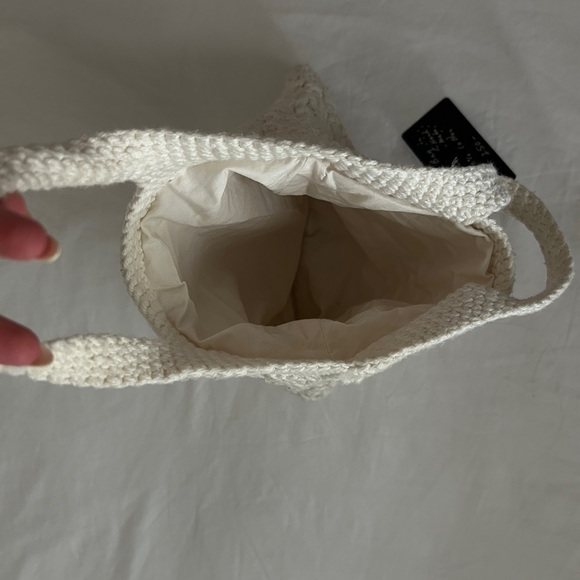 Handmade Cream crochet tote bag with a unique design - Picture 3 of 5